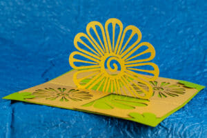 Flower 108º Open Twisted Crest Pop Up Card