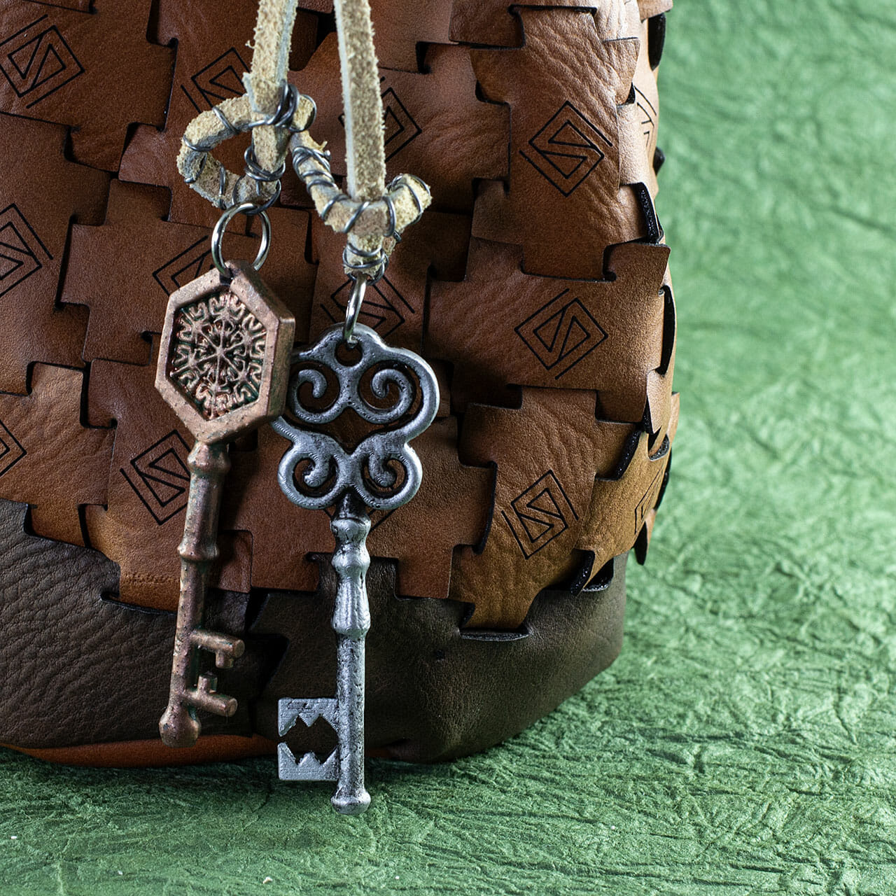 Mcraft® Handmade Personalized Vachetta Leather Key Bell Purse -  Norway